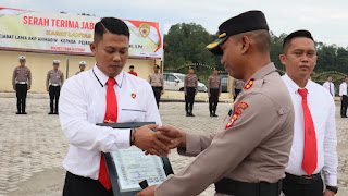 Bentuk Apresiasi, Kapolres Toraja Utara Kembali Beri Penghargaan Kepada Personelnya Yang Berprestasi