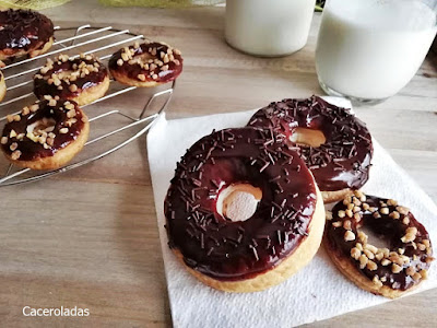 Donuts de hojaldre con chocolate