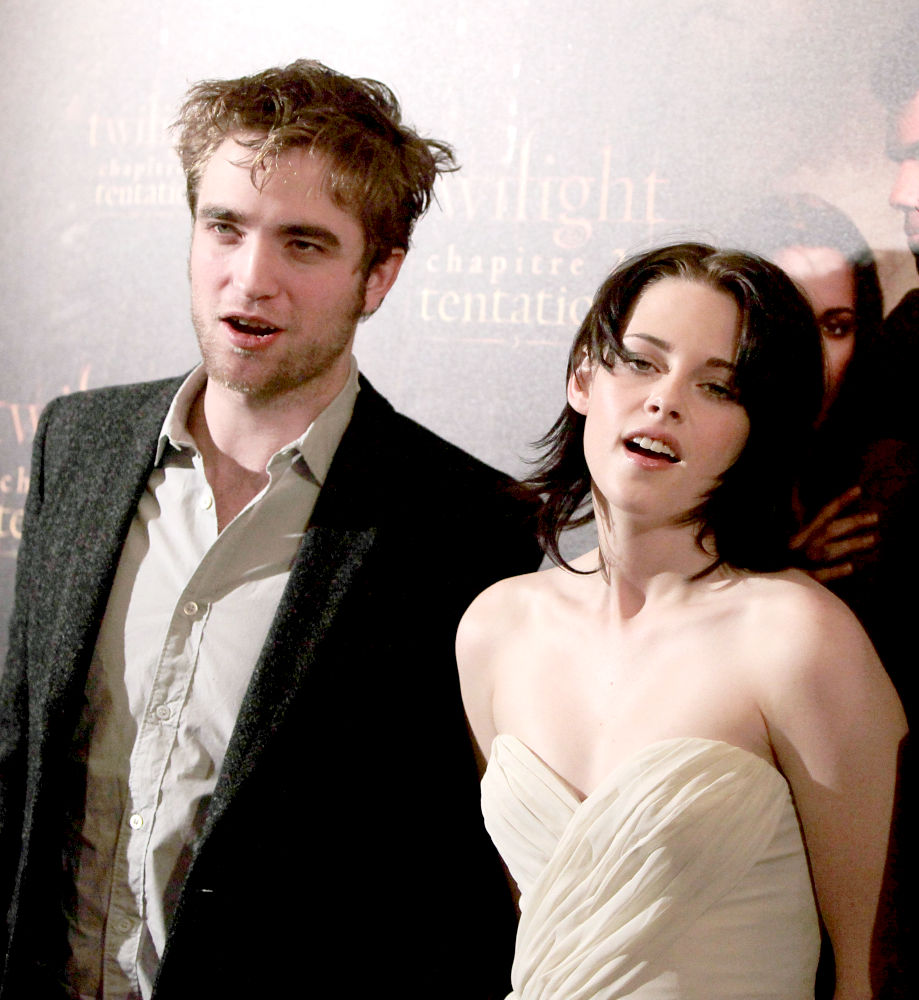 Robert Pattinson Capricho Cover Edward and Bella Wedding Day Pic