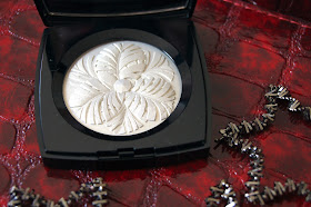 Chanel Camelia De Plumes Highlighting Powder for Holiday 2014