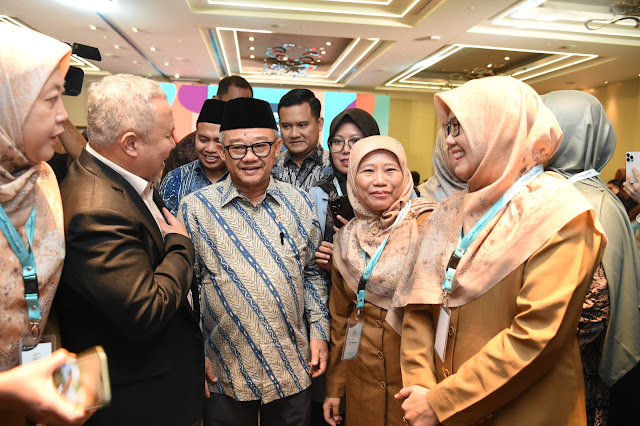 Mendikdasmen Berkomitmen Tingkatkan Kemahiran Guru Bahasa Inggris di Indonesia