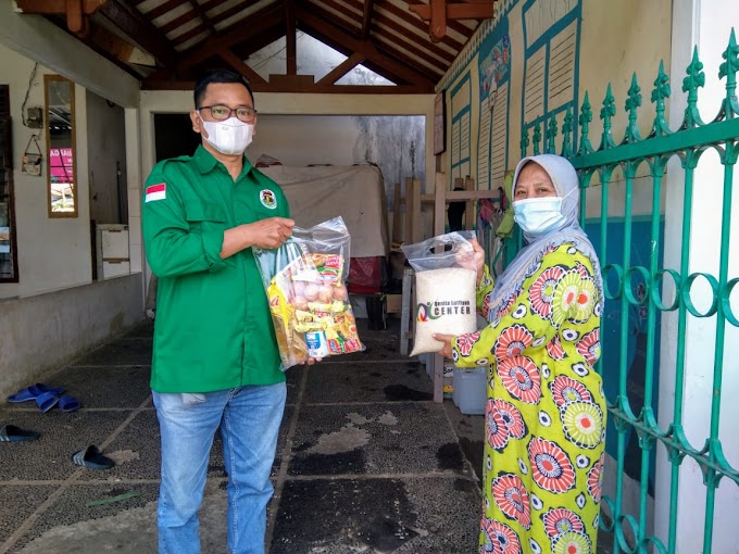 Bantu Pasien Isoman. PPP Depok Bagikan Ribuan Paket Sembako