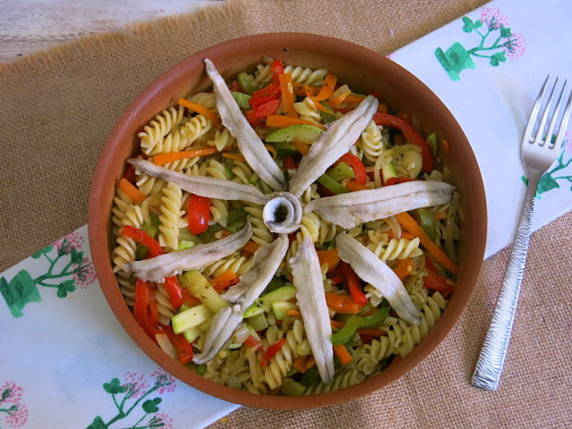 PASTA CON VERDURAS Y BOQUERONES EN VINAGRE