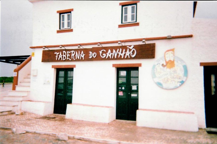 surfing break in baleal portugal taberna do ganhao
