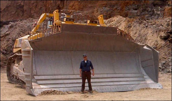 biggest-Bulldozer-D575A-3SD-02