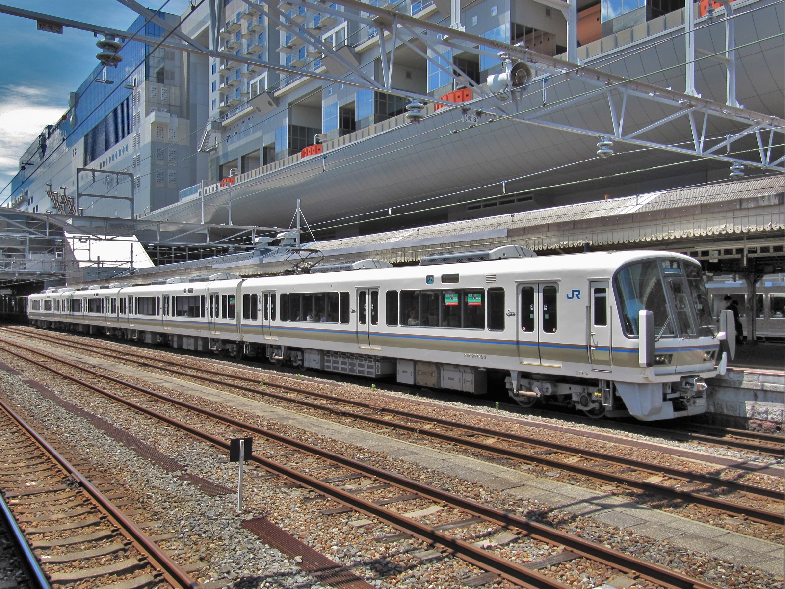 フラット日記 B 221系リニューアル車 前面転落防止外幌 湖西線運用