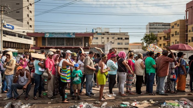 Demi Bisa Makan, Warga Venezuela Pergi ke Negara Tetangga