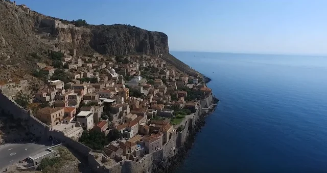 Η καστροπολιτεία της Μονεμβασιάς (βίντεο drone)