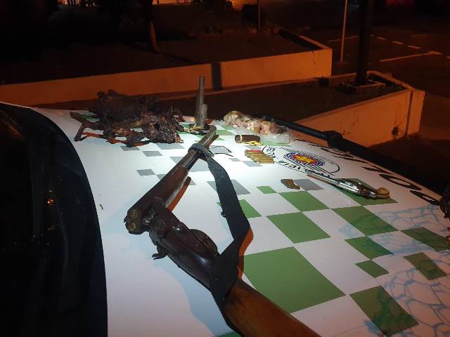 Polícia Ambiental do Vale do Ribeira apreende arma de fogo, munições e caça no interior do PECD