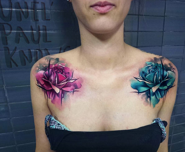 Este incrível par de tatuagens de rosas