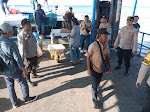 Kapolsek Kuala Kampar Pimpin Pelayanan Pengamanan Penumpang di Pelabuhan
