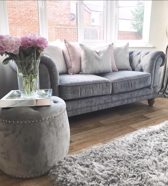 Luxurious inspirational grey and pink lounge 