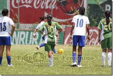 penal al 17, gol de rocio velasquez. (1)