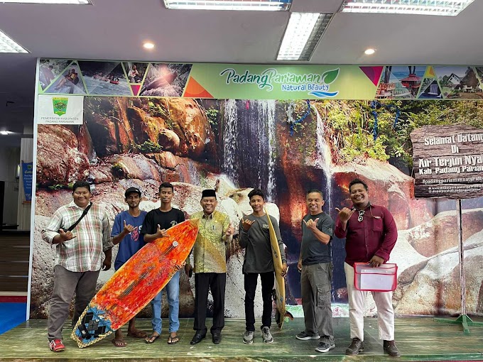 Wabup Rahmang Lepas Atlet Binaan PSOI Ikuti Kejuaraan Liga Sumatera Surfing di Pantai Krui Bandar Lampung