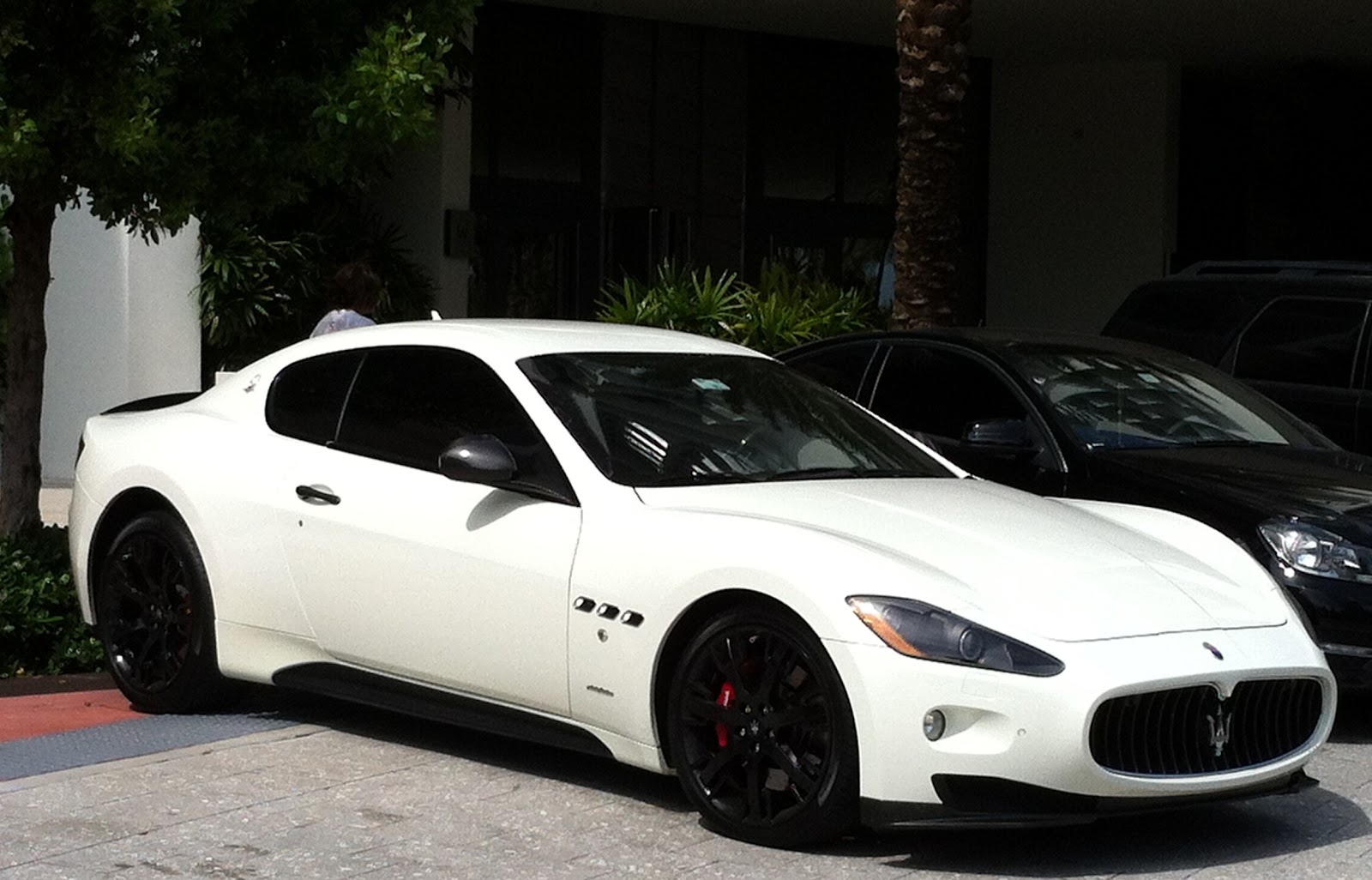 White Maserati https://blogger.googleusercontent.com/img/b/R29vZ2xl/AVvXsEjGBqTtFPgtygDj4FNbFBvj4BRMZiqEAQnI-KWObqQuGor6jVrnrtVjmDTMhYW1ydclZf0IQBGUgJW57ZO0mlBMEkwk5kAXWqorYTbNpT4w44aLF-aoHE_txN-5h3tWvogFWCuhGc3-PT3s/s1600/white+maserati+granturismo+black+rims.JPG