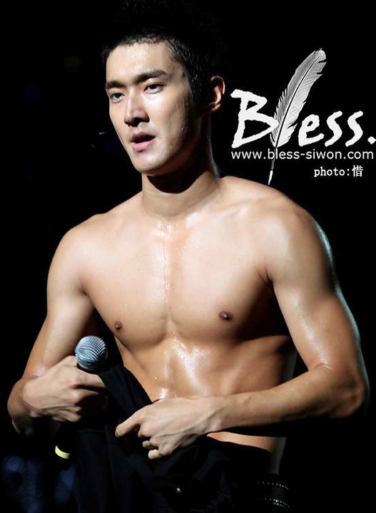 Posted in Hunk hunk singer Korean actor Korean hunk shirtless hunk 