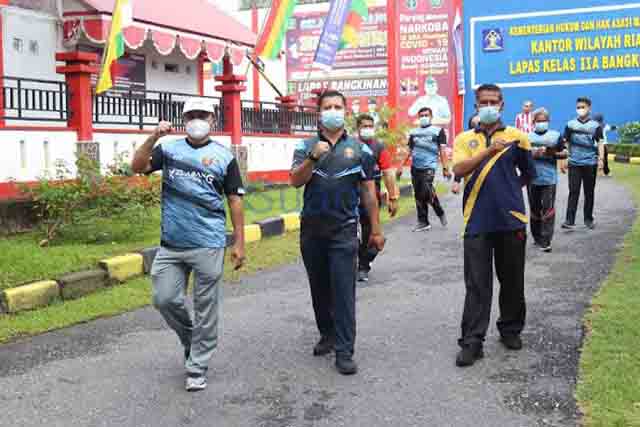 Bangkitkan semangat dan Motivasi Kerja, Pegawai Lapas Bangkinang Gelorakan Yel-yel dan Jinggle Menuju WBK