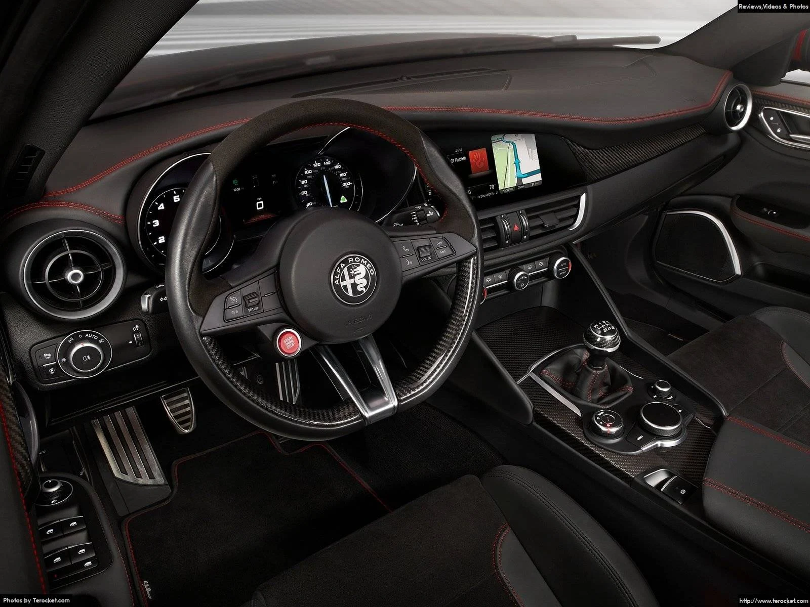 Hình ảnh xe ô tô Alfa Romeo Giulia 2016 & nội ngoại thất