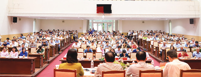 Quang cảnh hội nghị giao ban giữa Ban Thường vụ Quận ủy  với Bí thư chi bộ khu phố. (Ảnh: A. Kiệt)