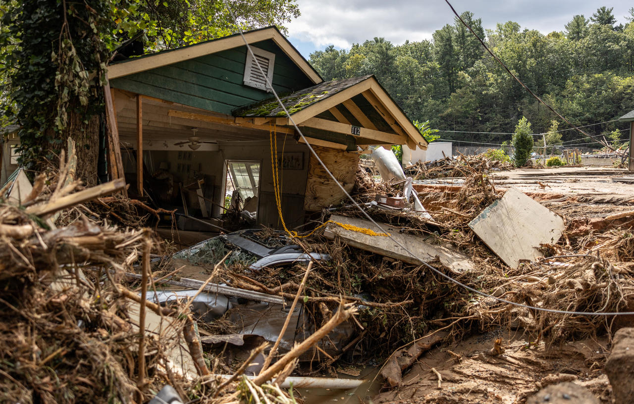 Hurricane Milton is coming some days after Hurricane Helene hut Florida. In the photo, destruction following Hurricane Helene