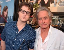 Cameron Douglas fue puesto en una celda de aislamiento 