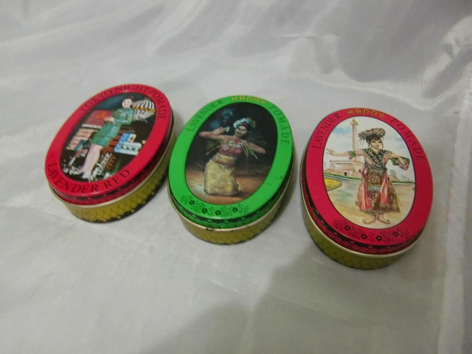 CILEGON ANTIK: Kaleng Oval Minyak Rambut POMADE