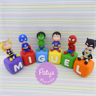 Cubos decorados Super Heróis - Enfeite de mesa para festa infantil - Paty's Biscuit