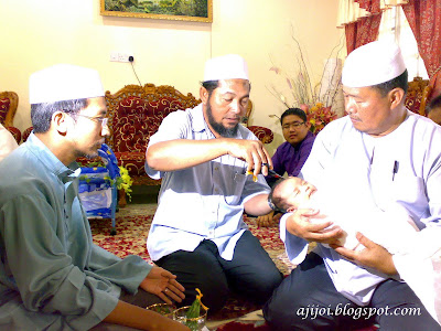 Budaya Upacara Cukuran  Bayi  Pada Saat Berumur 40 Hari 