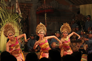 art, bali, culture, pendet dance, ritual, temple, Tari pendet, welcome dance