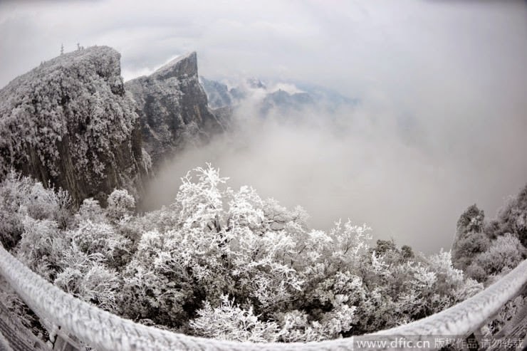 Panoramic Views, Transparent Paths and Hanging Cliffs on Tianmen Mountain, China