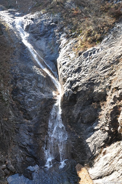  Biryong Falls as seen from the suspension bridge