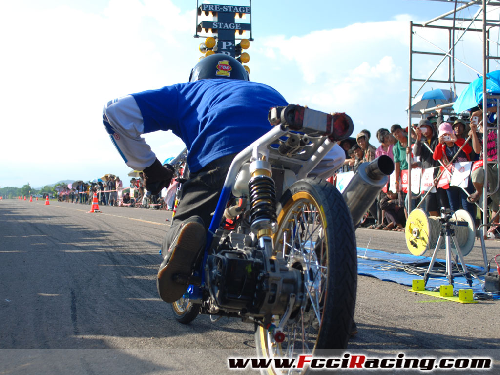 100 Gambar Motor Drag Lagi Start Terbaru Dan Terlengkap Kewak Motor