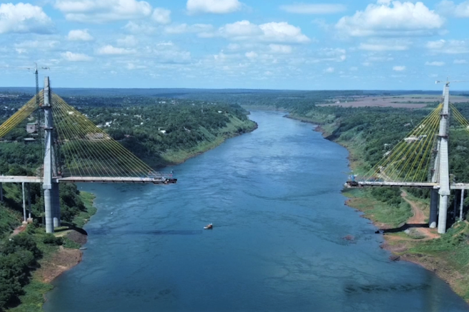  Nova ponte Brasil-Paraguai chega a 80% de conclusão