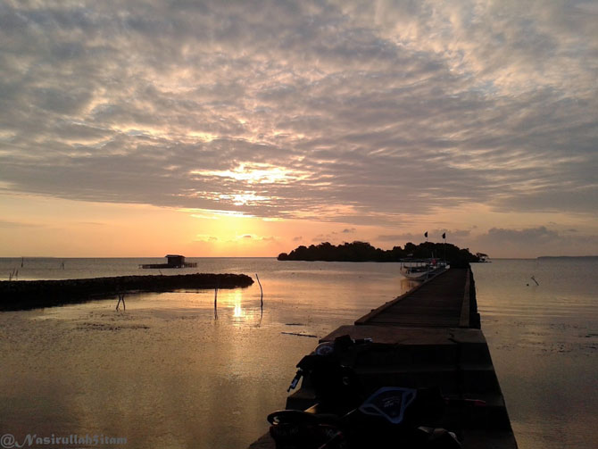 Suasana sepi di pelabuhan Mrican, Kemujan, Karimunjawa