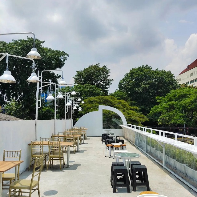 rooftop kaizen coffee 4.0 kaizen heritage cempaka baru jakarta