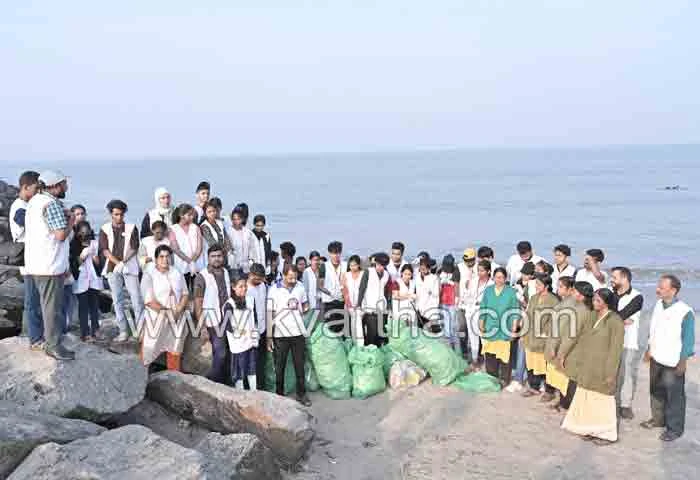 Latest-News, Kerala, Kozhikode, Top-Headlines, Hospital, Sea, Aster MIMS, Aster volunteers led the Beypur cleanup.