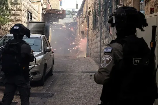 العنف في القدس يسفر عن أكثر من 20 شخصا جرحى وسط احتفالات عيد الفصح