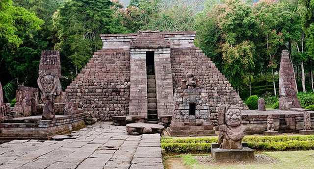  Salah satu kerajaan yang paling masyhur di Indonesia tentu saja ialah Kerajaan Majapahit Peninggalan Kerajaan Majapahit, Candi Sukuh dan Mitosnya