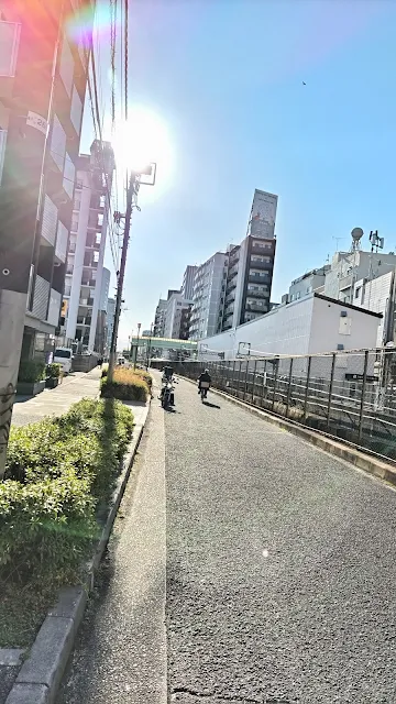 あったかそうに見えるが寒い