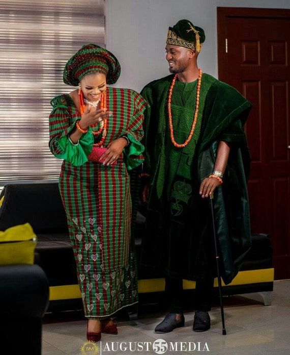 Yoruba couple in yoruba traditional wedding outfit
