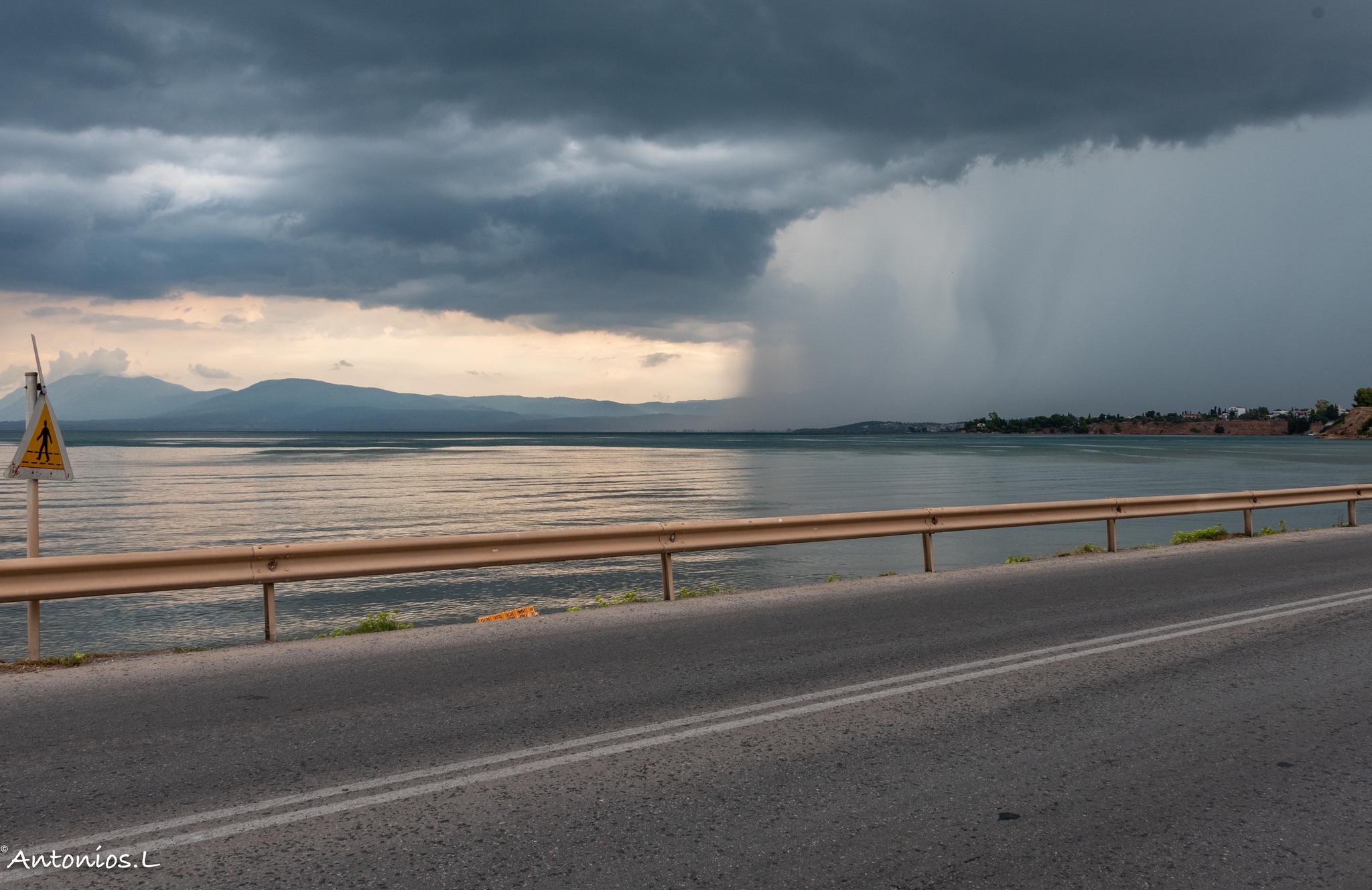 Τρομακτικός έγινε ο ουρανός στη Χαλκίδα