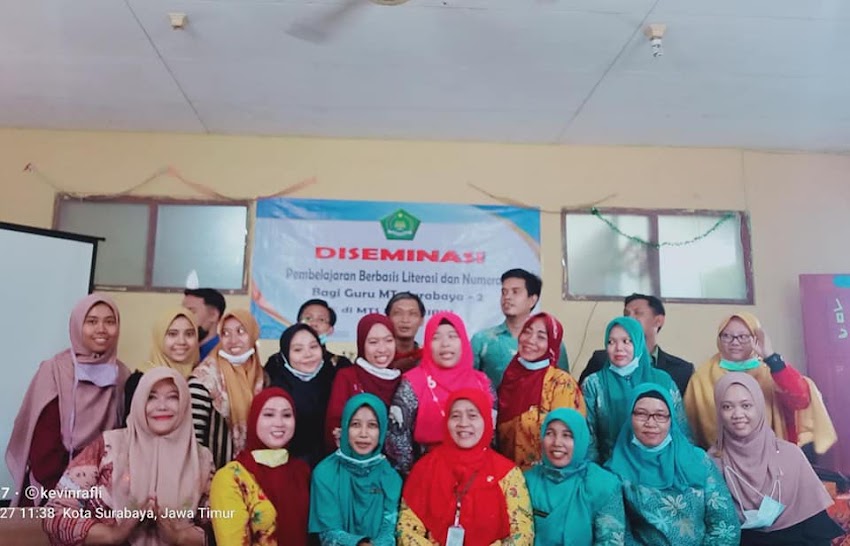 Diseminasi Pembelajaran Berbasis Literasi Numerasi Bagi Guru MTS Surabaya 2