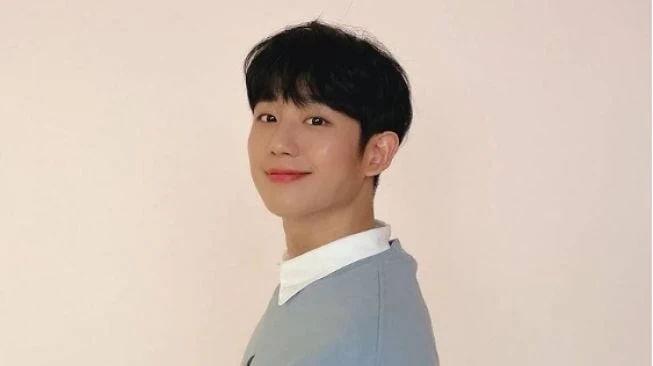 Jung Hae-In - Net Worth, Age, Bio, Birthday, Family and Carrier