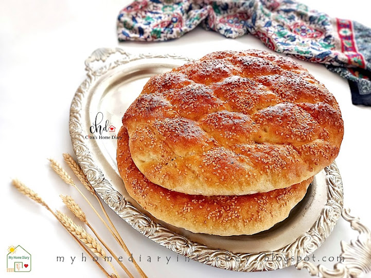 My Ultimate Easy No-Knead "Ramazan Pidesi" Recipe. With Video | Çitra's Home Diary. #turkishpide #ramadanpide #ramazanpidesi #reseppideturki #flatbread #breadrecipe #nokneadbread #foodphotography