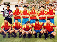 SELECCIÓN DE ESPAÑA. Temporada 1991-92. Zubizarreta, Nando, Michel, Giner, Vizcaíno, Fernando Hierro. Abelardo, Amor, Butragueño, Manolo y Goicoechea. SELECCIÓN DE ESPAÑA 3 SELECCIÓN DE ALBANIA 0. 22/04/1992. XV Copa del Mundo de Estados Unidos 1994, fase de clasificación, grupo III. Sevilla, España, estadio Benito Villamarín. GOLES: 1-0: 2’, Michel. 2-0: 65’, Michel, de penalti. 3-0: 87’, Fernando Hierro.