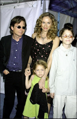 Michael J. Fox, Tracy Pollan y sus hijos en la premiere de la película de Disney ‘Atlantis’, donde el actor doblaba al protagonista Milo (2001)