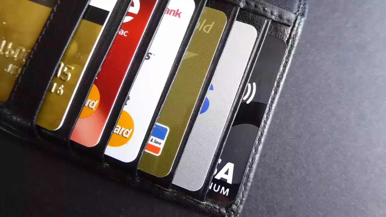 can you track a credit card or debit card with a chip