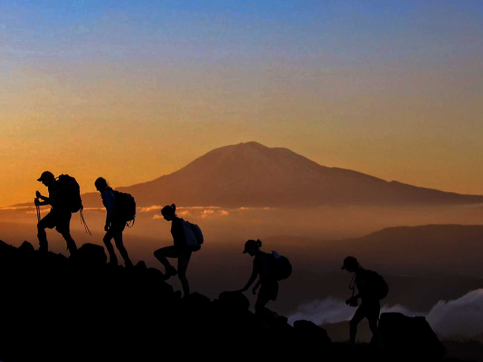 SISI POSITIF MENDAKI GUNUNG shelter3