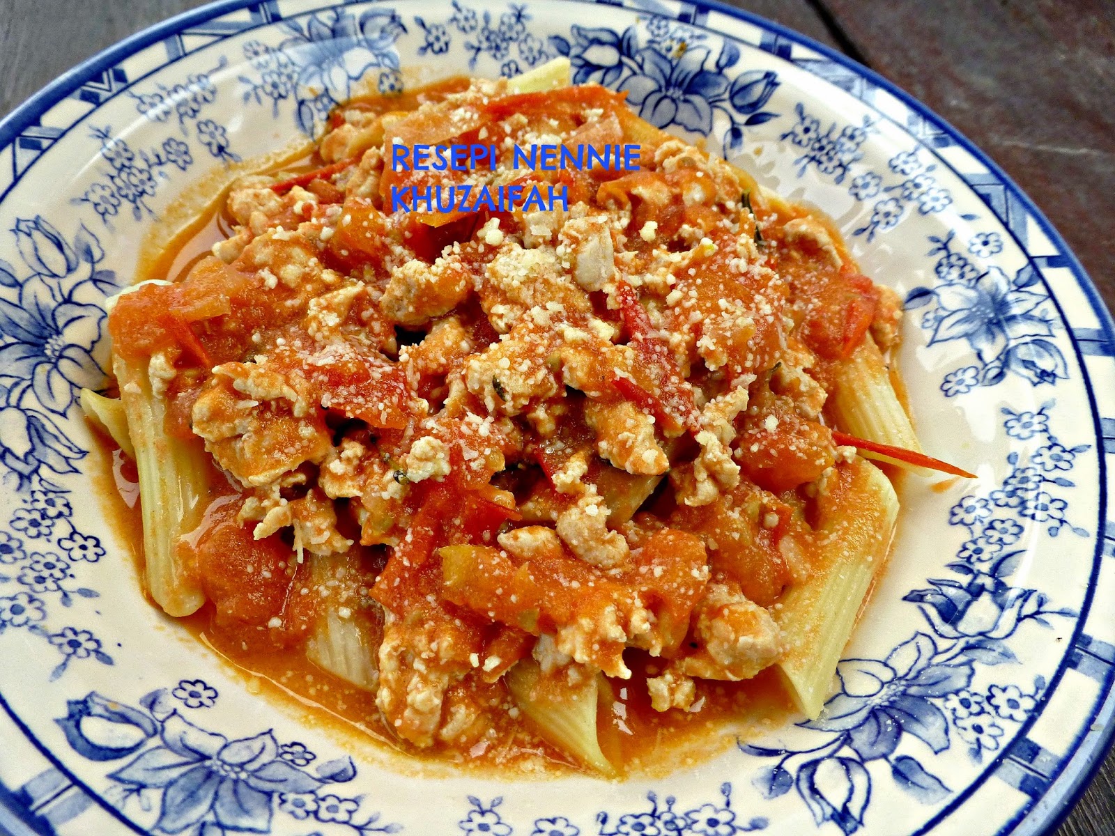 RESEPI NENNIE KHUZAIFAH: Stew tomato ayam