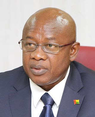 Resultado de imagem para O presidente do Parlamento da Guiné-Bissau, Cipriano Cassamá com os representantes da comunidade internacional